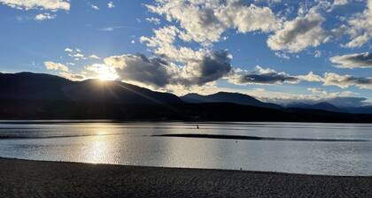 Kaunis sijainti - Yksityinen ranta ja järvi pääsy!