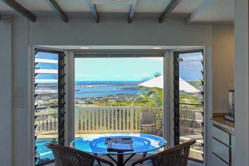 Rainbow Inn Aiea.  Panoramic Pearl Harbor View.  Fully Licensed 1990/NUC-2376