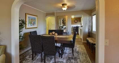 Shasta Star. Mountain views in downtown Mt. Shasta