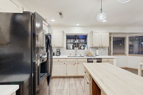 🌲 Secluded Mountain Getaway | Private Hot Tub, Epic Views, Pet-Friendly 🌲