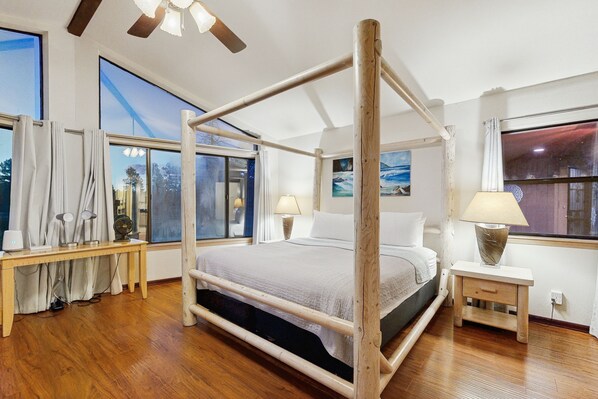 4 bedrooms, iron/ironing board, internet, bed sheets