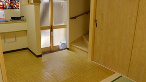 2 bedrooms, free WiFi - Shirakabanoyado-keigetsu (Osaka)