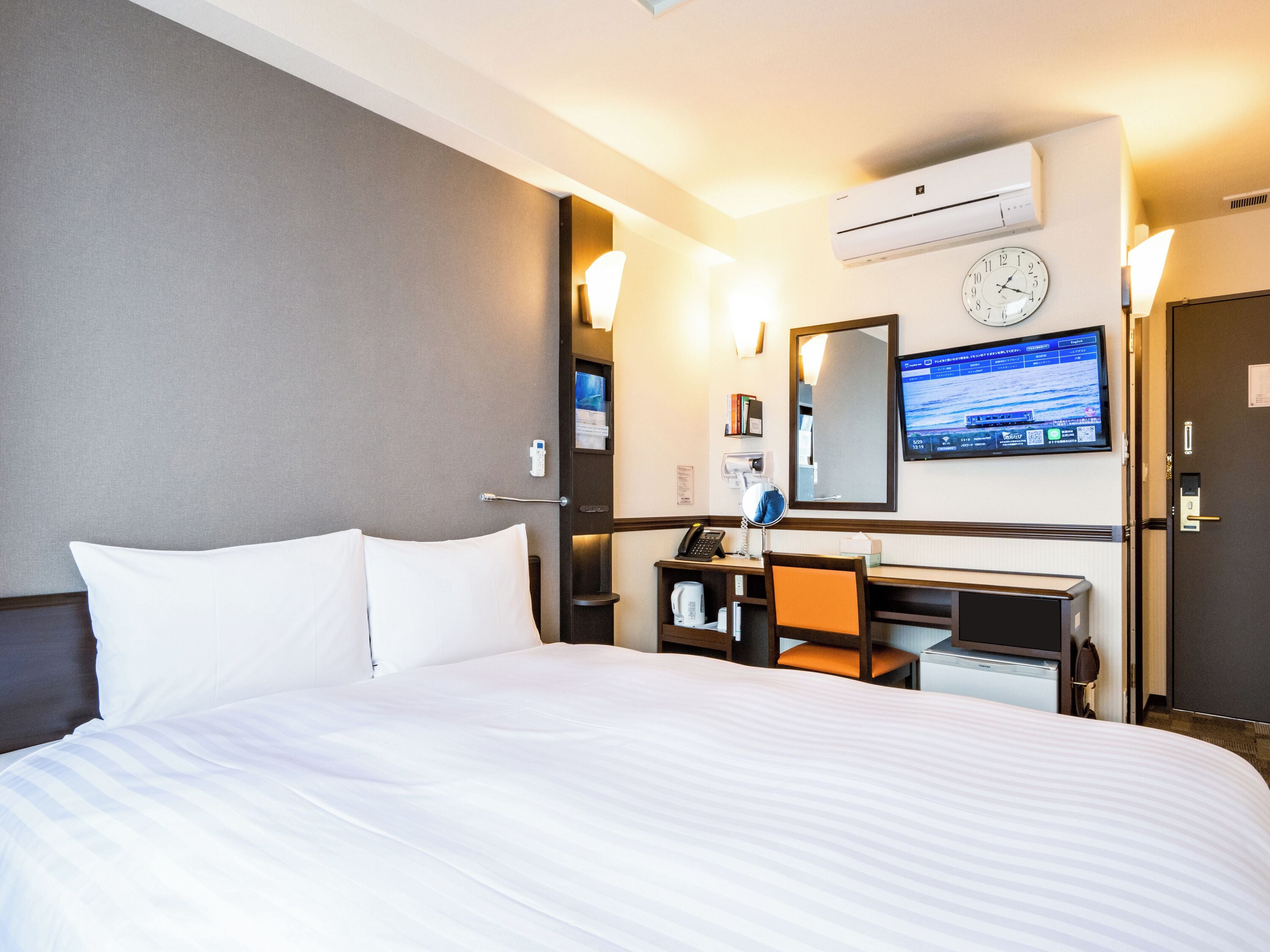 desk, blackout curtains, free wifi