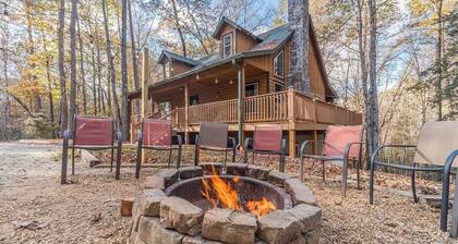 DELUXE FAMILY CABIN | HOT TUB | GAME ROOM |
