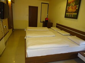 Classic Room, Multiple Beds, Non Smoking | 1 bedroom, premium bedding, rollaway beds, free WiFi