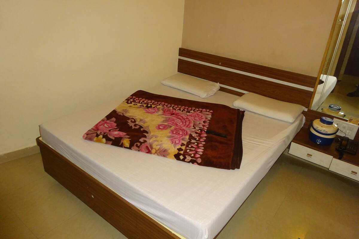 1 bedroom, premium bedding, rollaway beds, free WiFi
