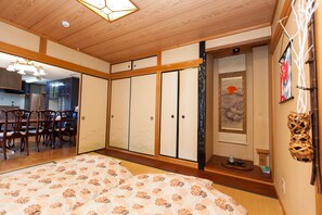 ดีลักซ์วิลล่า | 4 ห้องนอน, ห้องเก็บเสียง, Wi-Fi ฟรี, ผ้าปูที่นอน