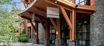 Mökki Mountain Suite - corner unit with mountain views