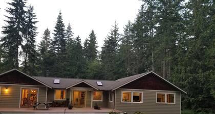 Foothills hideaway 3 bedrooms 2 baths 2300 sf