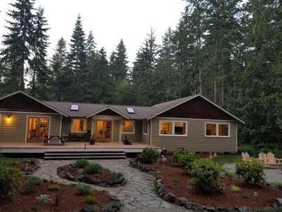 Foothills hideaway  3 bedrooms 2 baths 2300 sf