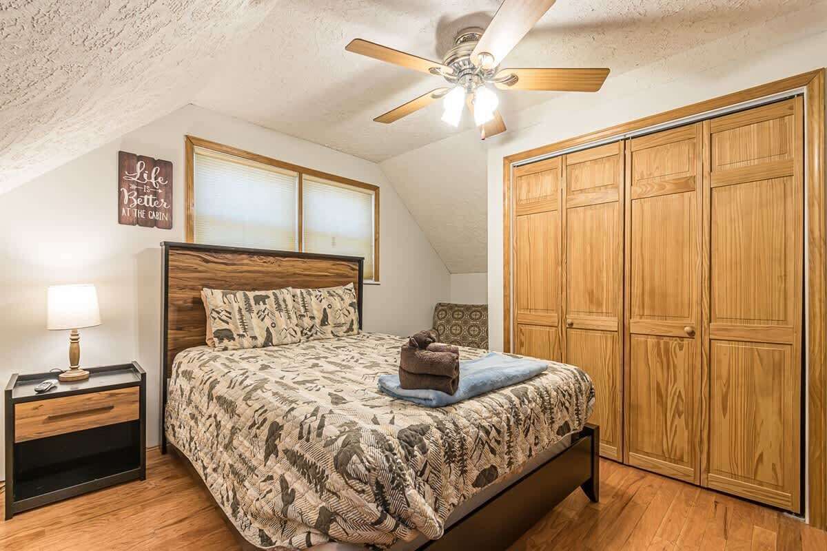 3 bedrooms, iron/ironing board, free WiFi, bed sheets