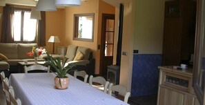 Lobby sitting area - Casa Rural Acebal (Santurde)