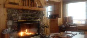  Blockhaus am Fluss, Blick auf die Berge, Haustiere erlaubt, ATV-Strecken, Wandern, Angeln