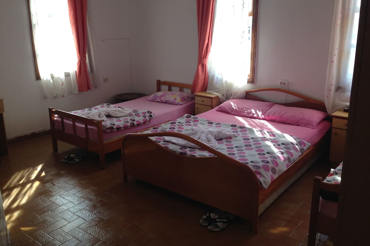 Standard Quadruple Room | Free WiFi