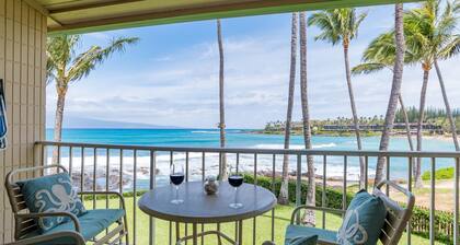 Oceanfront Studio A204 upealla merinäköalalla, josta on näkymät Napili-lahdelle