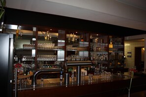 Bar (trong khuôn viên)