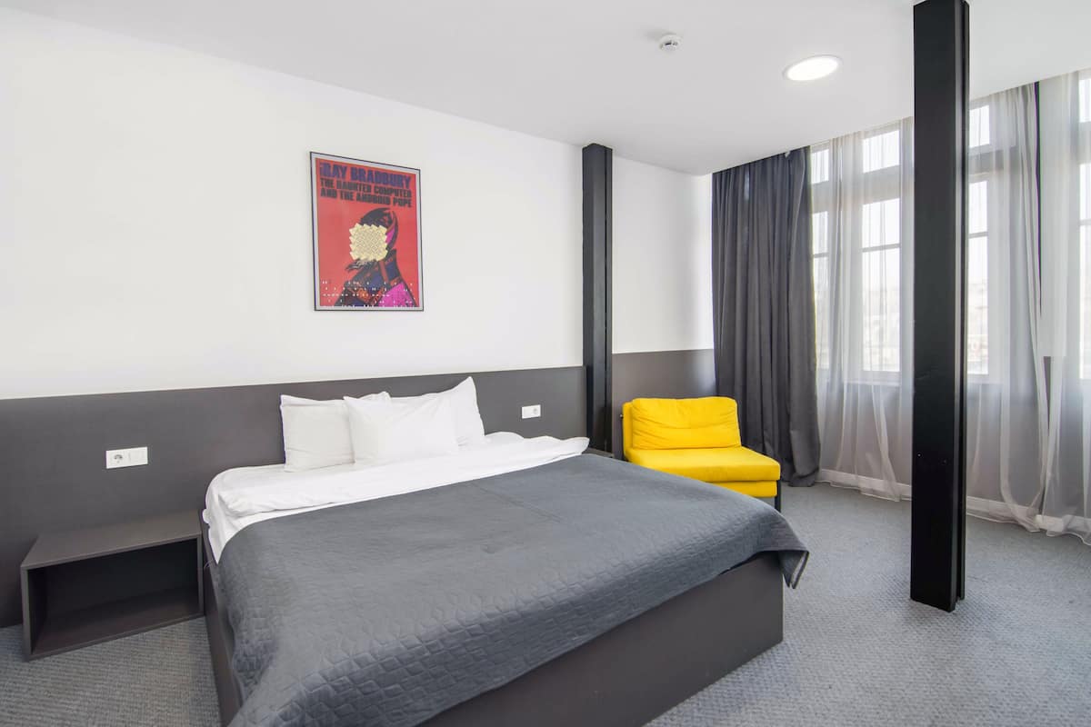 Habitación doble Deluxe | Caja de seguridad en la habitación y insonorización