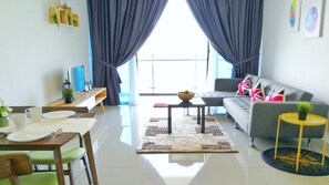 One bedroom S3 | Living area | Flat-screen TV