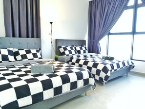 Room, 1 Bedroom | Private kitchen