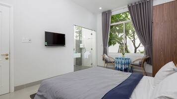 Minibar, escritorio, wifi gratis y ropa de cama