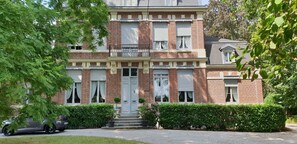 Front of property - La Peylouse (Saint-Venant)