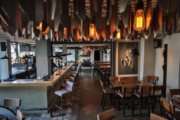 بار (في المنشاة)