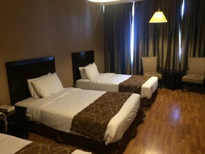Minibar, in-room safe, desk, blackout drapes - Shepherd Hotel (Amman)