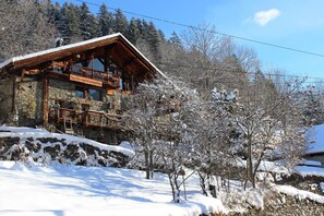 Front of property - La Ferme d'Angele (Seez)