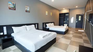 Deluxe Family | In-room safe, desk, rollaway beds, free WiFi