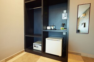 华丽客房 (Family) | 客房内保险箱、办公桌、折叠床/加床（额外收费）、免费 WiFi