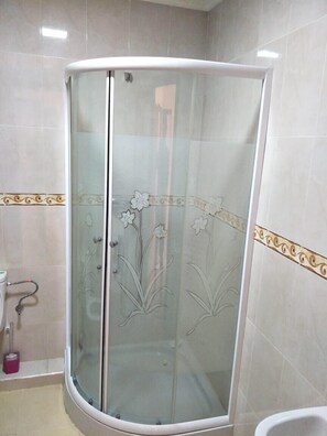 Family Villa, 3 Bedrooms | Bathroom shower - Villa vue sur mer (Casablanca)
