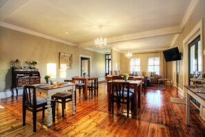 Daily English breakfast for a fee - 23 On Glen Guest House (Gqeberha (Port Elizabeth))
