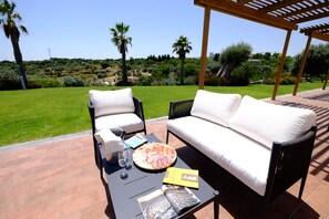 1 Schlafzimmer, hochwertige Bettwaren, Daunenbettdecken