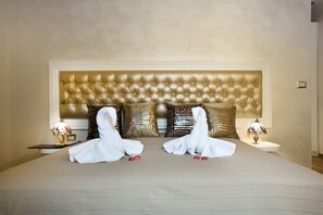 Business Double or Twin Room | Minibar, in-room safe, individually furnished, desk - Lighthouse Suites Trastevere (Rome)