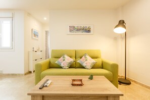TV - La Sorpresa del GENOVES by Cadiz4Rentals (Cádiz)