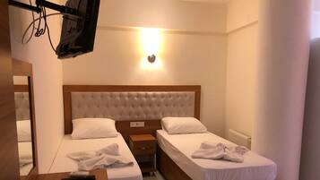 Standard Double Room | Laptop workspace, free WiFi, bed sheets