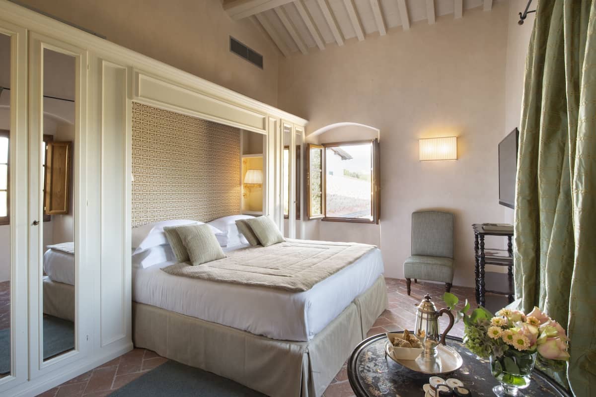 Superior Room | 1 bedroom, minibar, in-room safe, free WiFi