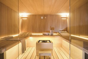 Couples treatment rooms, sauna, hot tub, Turkish bath, body treatments