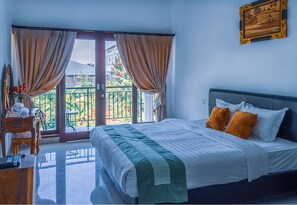 Villa familiare, 2 camere da letto, piscina privata | Una cassaforte in camera, una scrivania, Wi-Fi gratuito, lenzuola