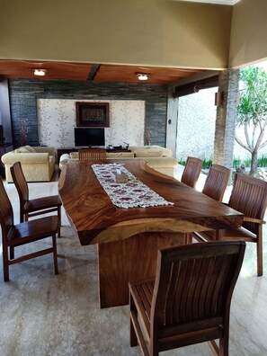 In-room dining - Kim Villa (Seminyak)