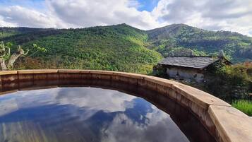 Sauna, aguas termales, masajes de tejido profundo y masajes deportivos