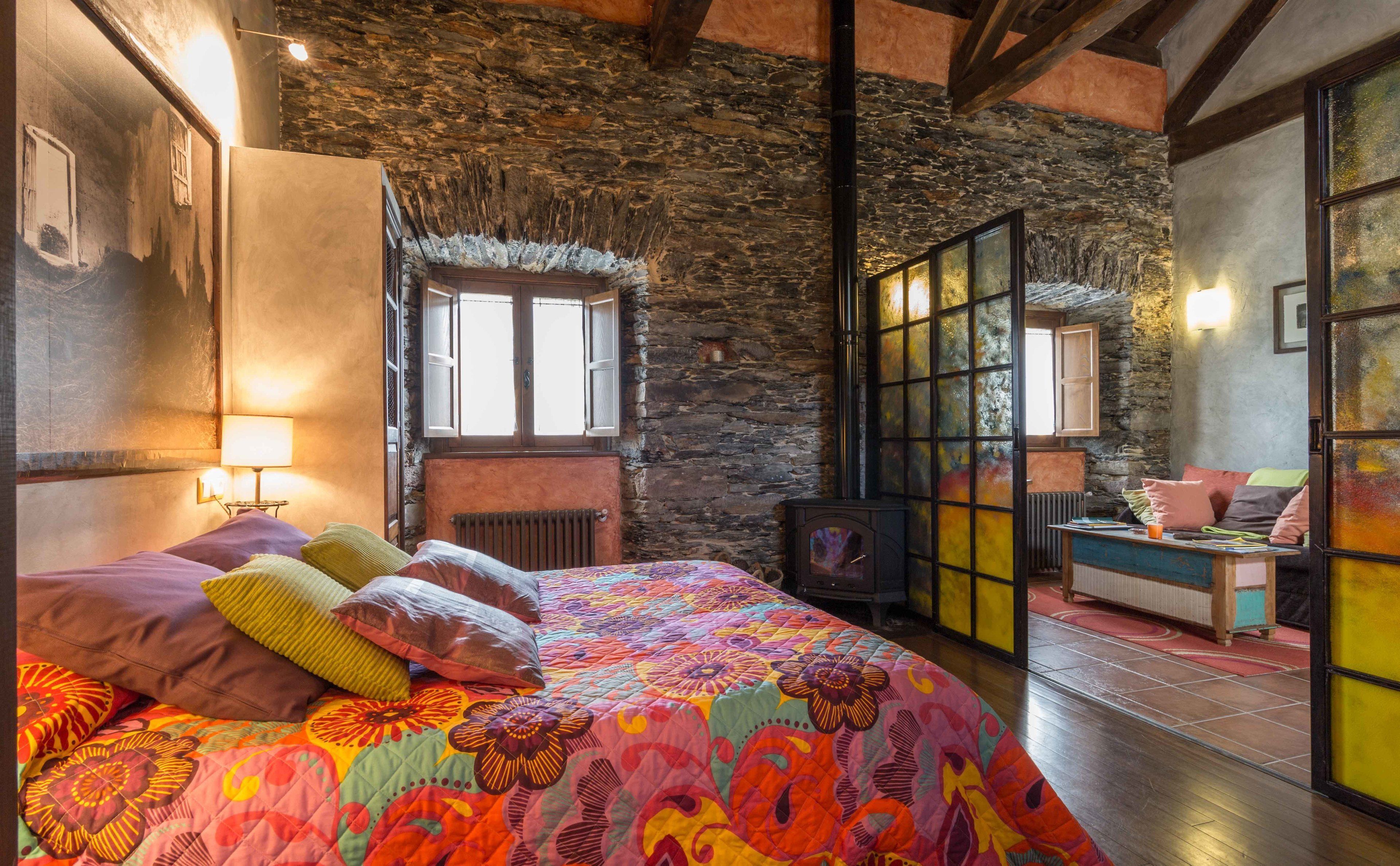 Premium bedding, laptop workspace, iron/ironing board, free WiFi