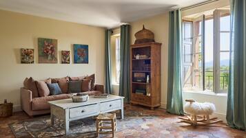 Junior suite | 1 slaapkamer, luxe beddengoed, individueel gedecoreerd