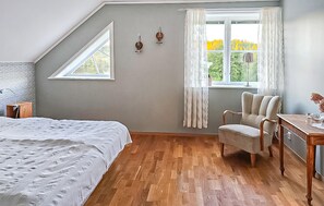 2 chambres, lit de bébé portatif