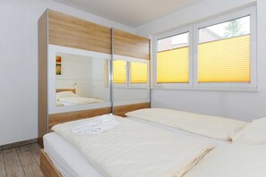 2 Schlafzimmer, Reisekinderbett, WLAN