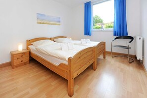 2 bedrooms, travel cot
