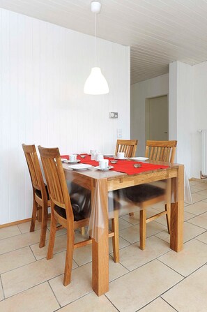 Unclassified image, 2 of 31, button