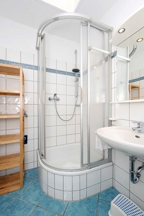 Unclassified image, 5 of 31, button