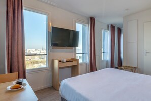 標準開放式客房 (2 People) | 房內夾萬、書桌、隔音、免費 Wi-Fi