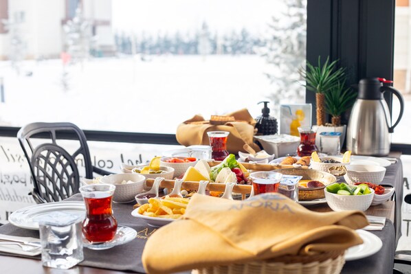 Daily buffet breakfast (EUR 6 per person) - Aforia Thermal Residences (Afyonkarahisar)